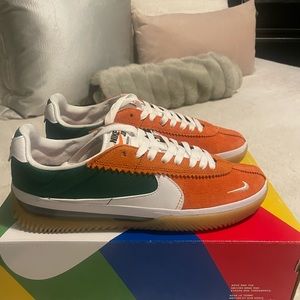 Nike NIKE BRSB
DEEP ORANGE/WHITE-PINE GREEN